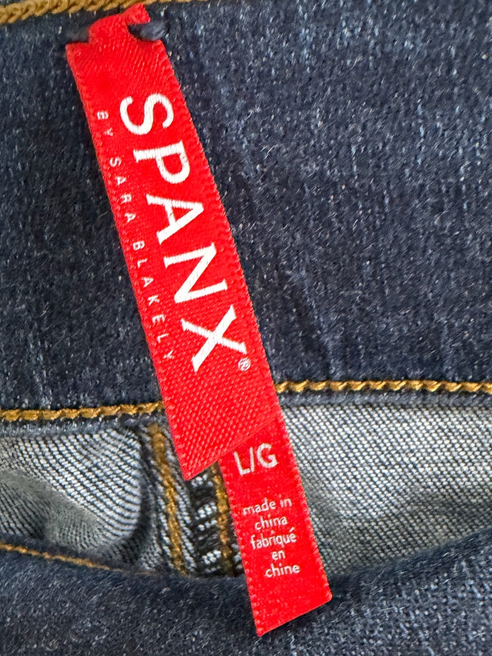 SPANX Jean-ish Cropped Kick Flare Jeans Sz L - Picture 2 of 8